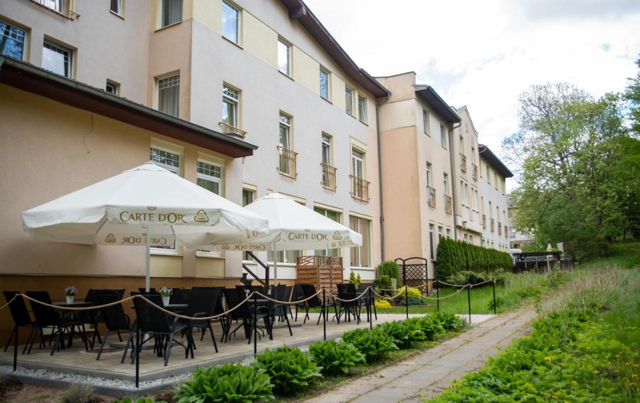 Marta Medical Hotell Połczyn-Zdrój Exteriör bild