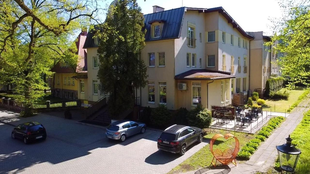Marta Medical Hotell Połczyn-Zdrój Exteriör bild